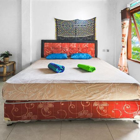 Palulu Garden Homestay Лабуан Баджо Екстериор снимка
