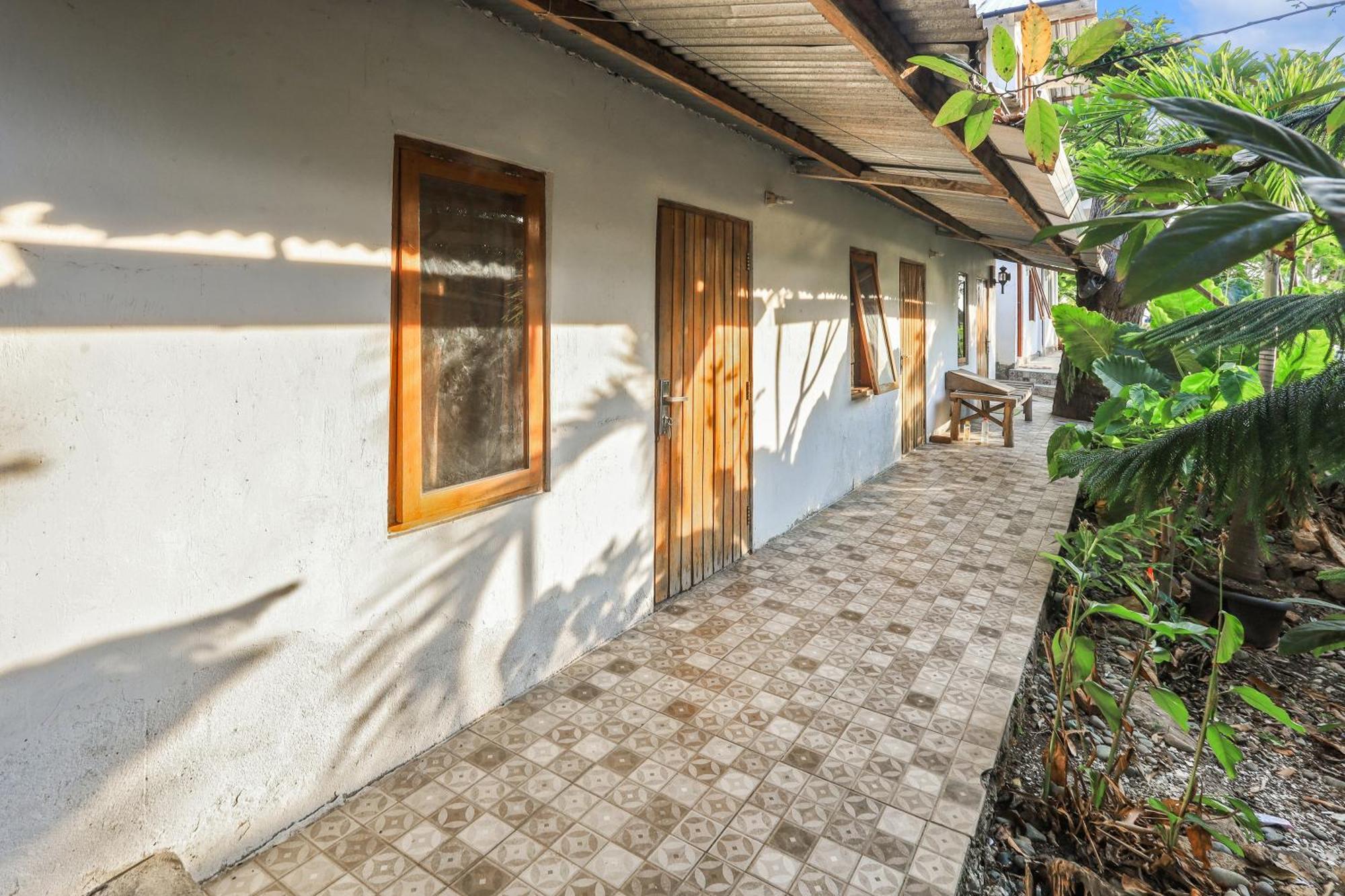 Palulu Garden Homestay Лабуан Баджо Екстериор снимка